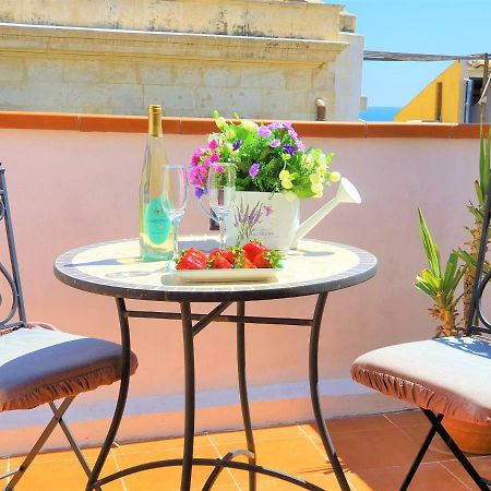 Una Terrazza Per Due Syracuse Luaran gambar