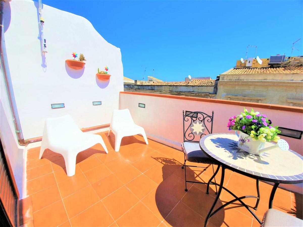 Una Terrazza Per Due Syracuse Luaran gambar