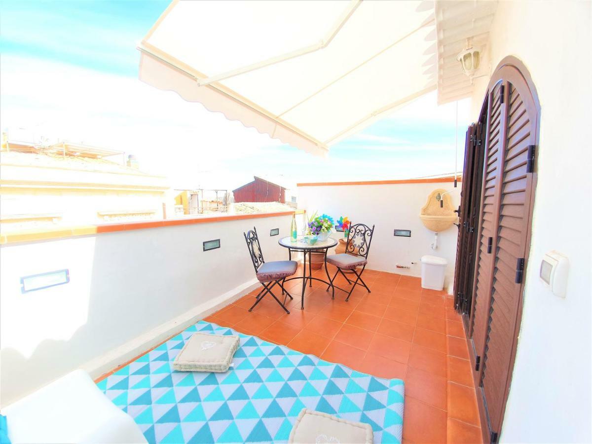 Una Terrazza Per Due Syracuse Luaran gambar